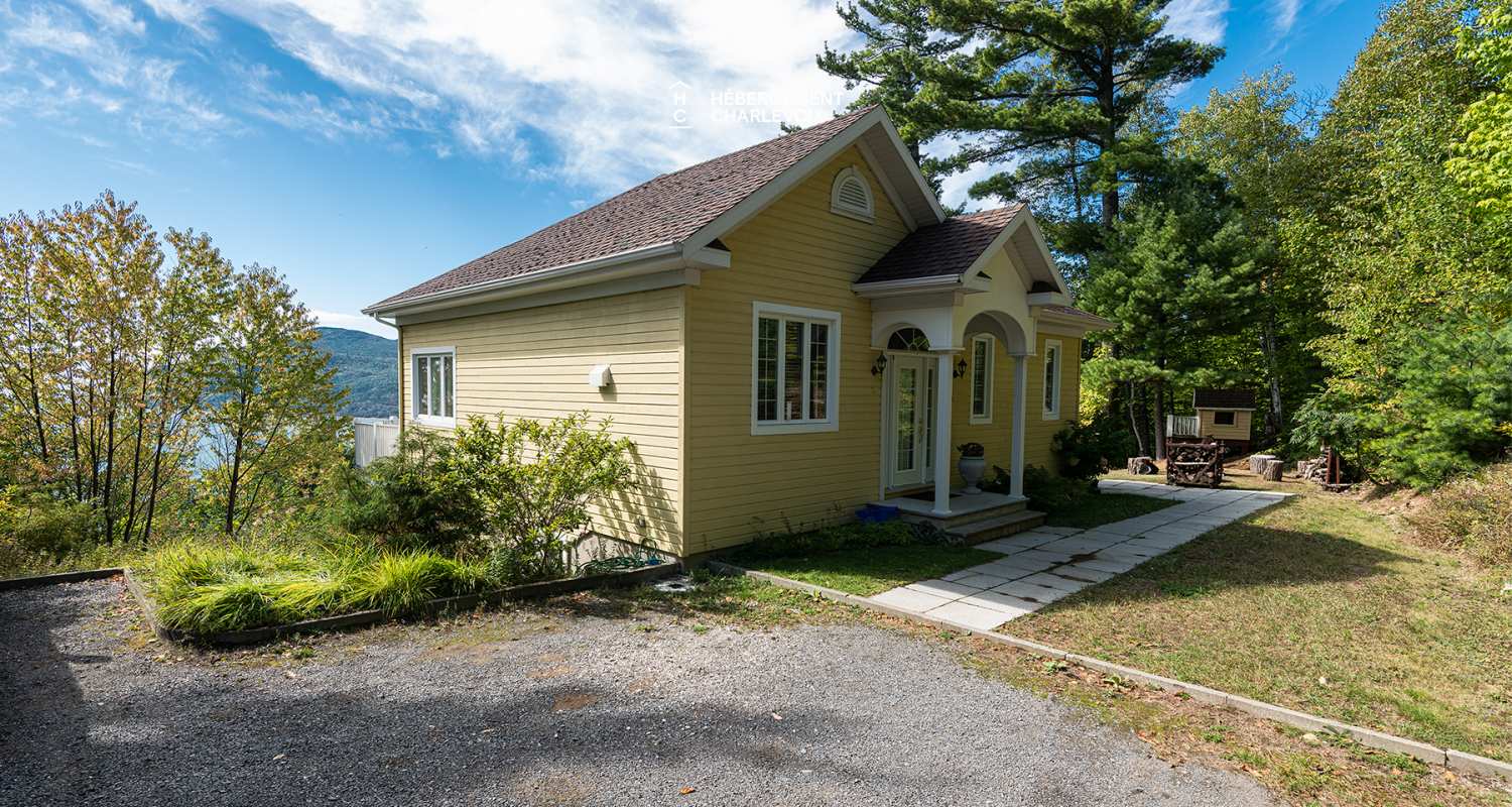 CEL-5 - Warm residence ideally located